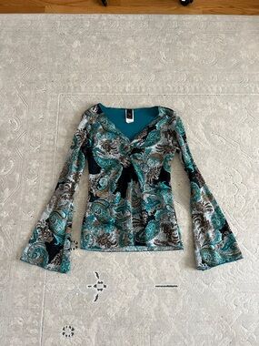 Wrapper Teal and Black Paisley V-Neck Long Sleeve Top
